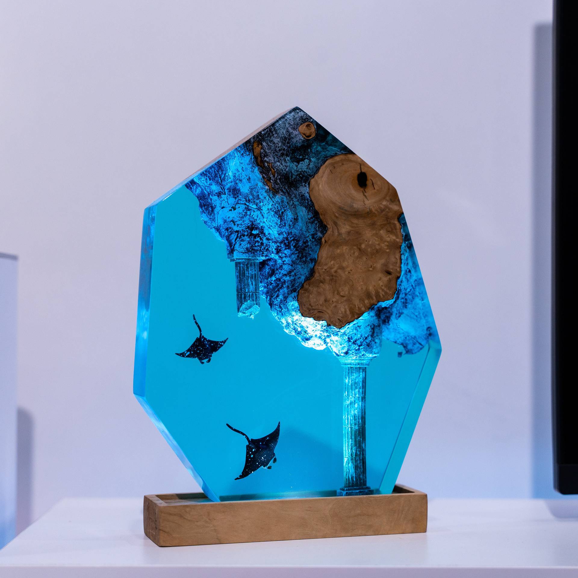 Customized Items Resin Table L - đánh giá và giá Resin Artist